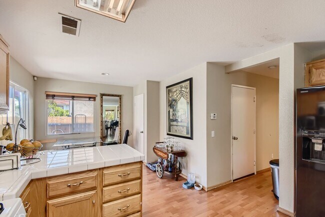 Building Photo - Furnished luxury spacious single family house. Gustavo Lopez AMSI