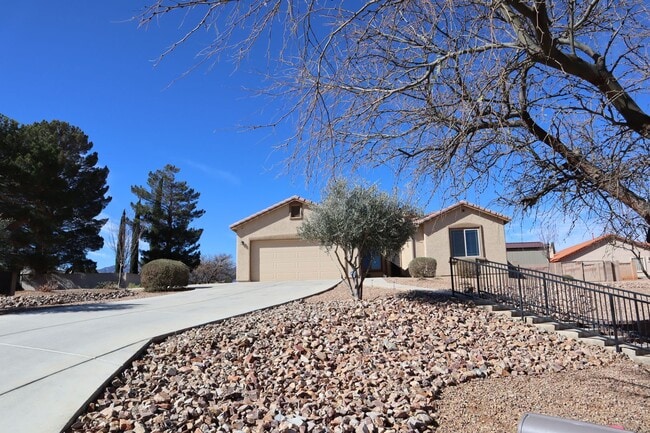 Building Photo - A Home You Have To See To Believe!!!