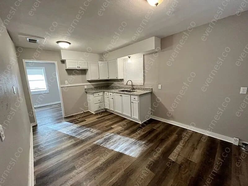 Building Photo - 4207 Azalea Dr