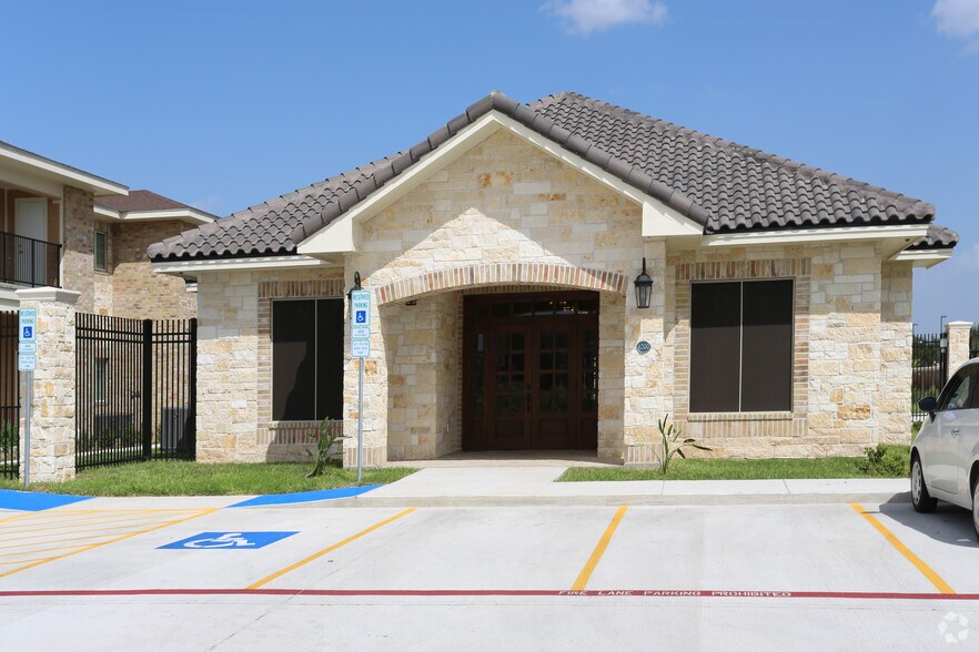 Villa Regale Apartments 4200 N Chai St Mcallen TX 78504 Apartment