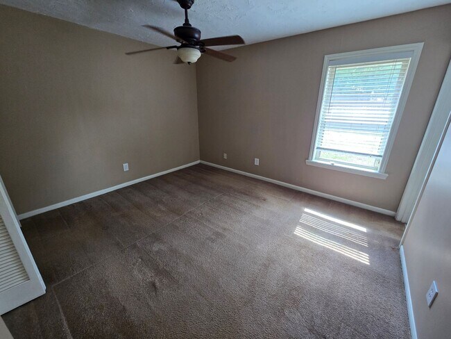 Building Photo - 3012 Adrienne Dr