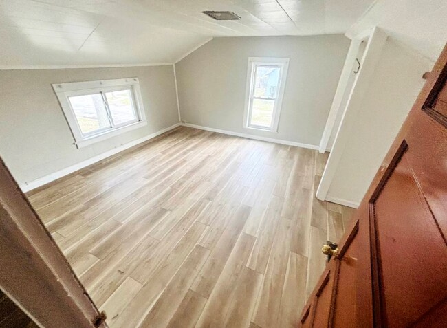 Building Photo - 821 N Bond St