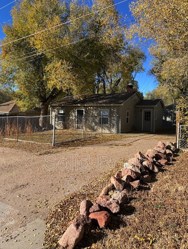 Building Photo - 2214 E St Vrain St