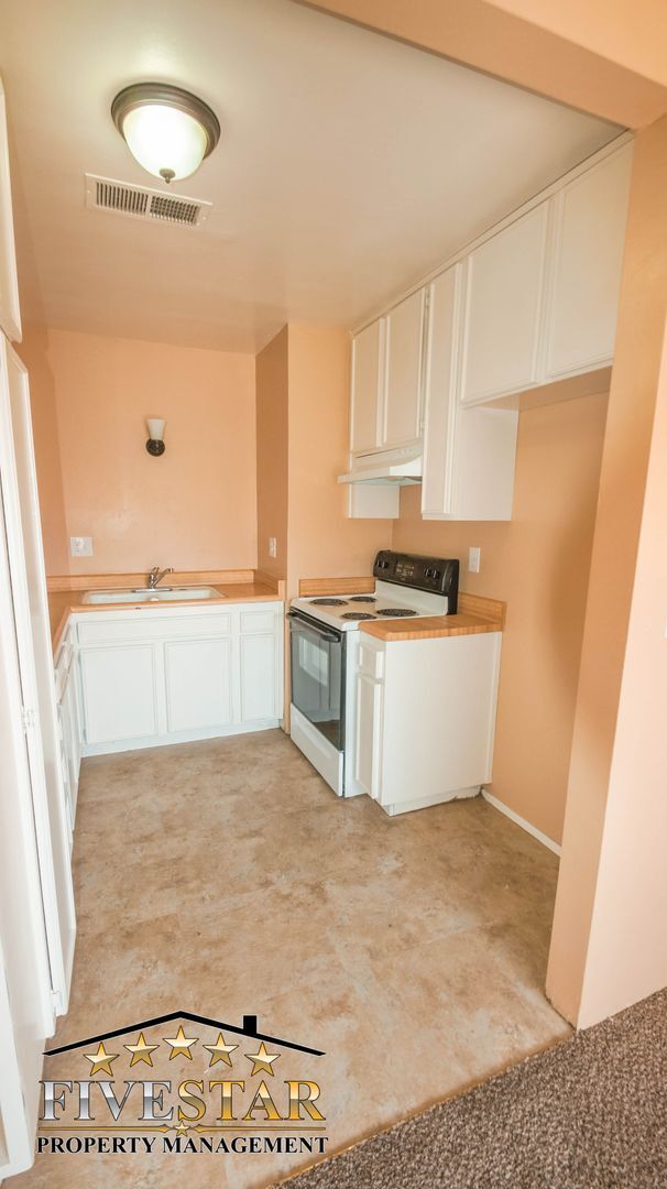 Building Photo - Apartment for Rent on 3017 "Q" Street Apt B