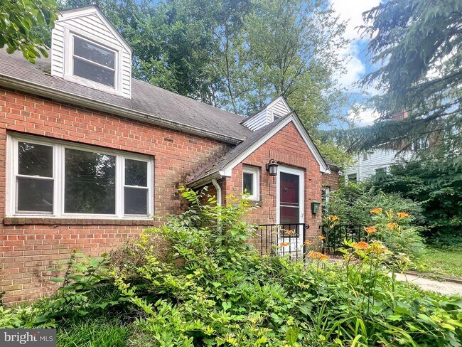 Building Photo - 2711 Parkway