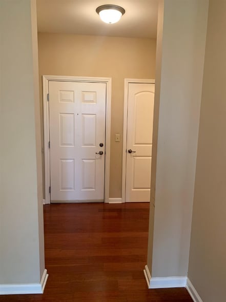 Building Photo - 721 Litty Ct