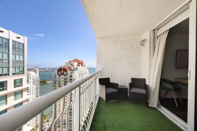Building Photo - 1200 Brickell Bay Dr