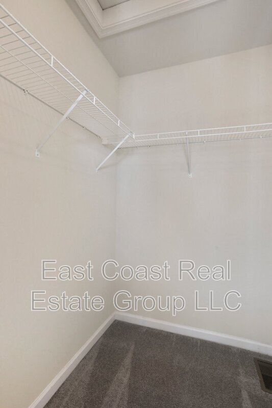 Building Photo - 15 Britania Ct