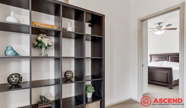 Building Photo - Charming 4 Bedroom Home!