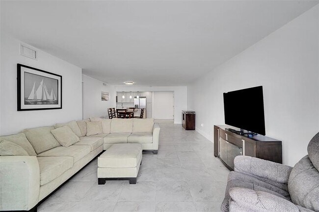 Building Photo - 2301 S Ocean Dr