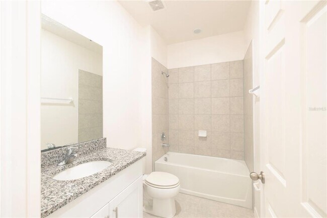 Building Photo - 2203 Pigeon Plum Dr