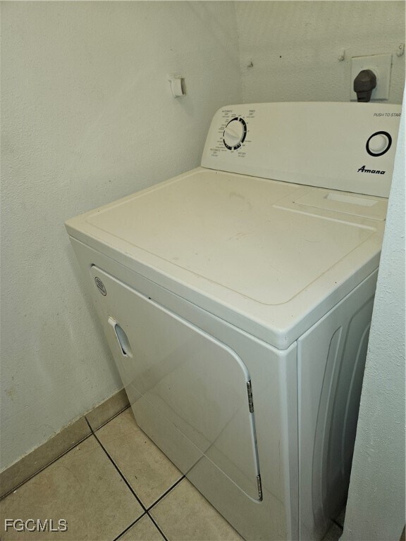 Building Photo - 2885 Winkler Ave