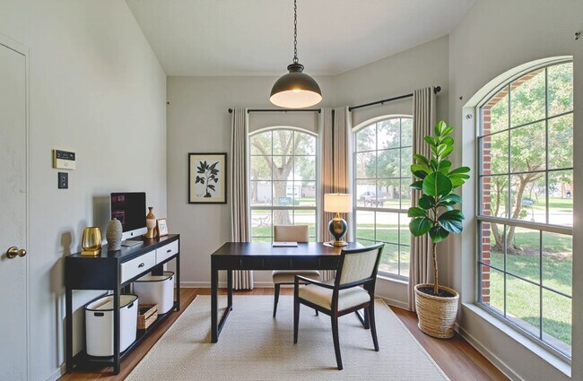 Building Photo - 18518 Alemarble Oak St