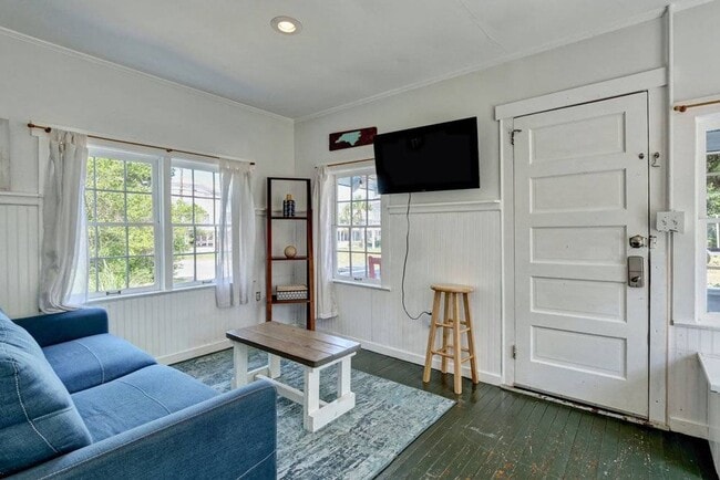 Building Photo - 5 Oystershell Ln