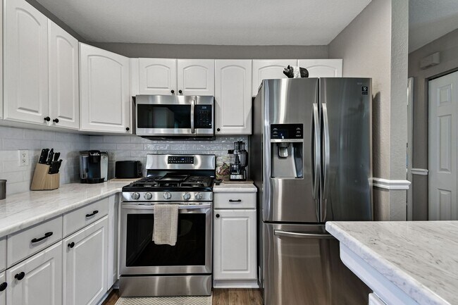 Building Photo - Elevated 3-Bed, 2-Bath, Corner-Lot Gem in ...