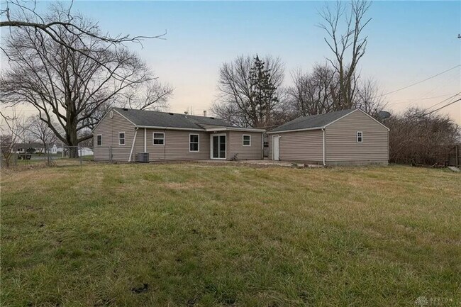 Building Photo - 2207 Whitney Pl