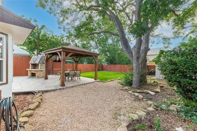 Building Photo - 9626 Dalewood Dr