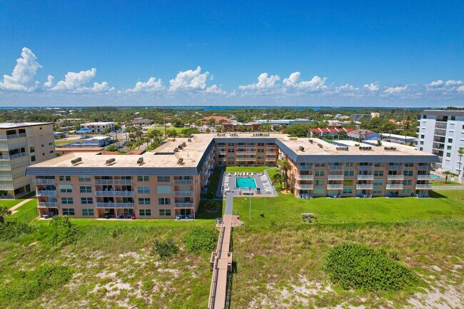 Building Photo - 10 Sunflower St