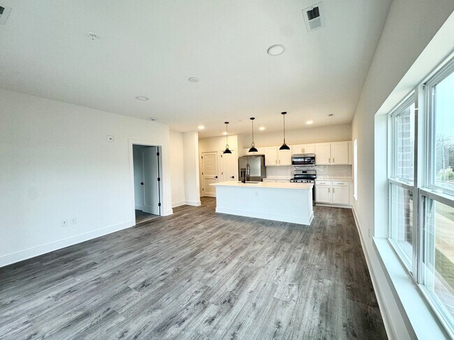 Building Photo - Discover Your Perfect 2-Bed Apartment at Brixton!