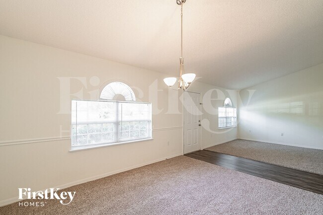 Building Photo - 12411 Glenn Hollow Dr