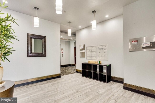 Building Photo - 809 6th St NW