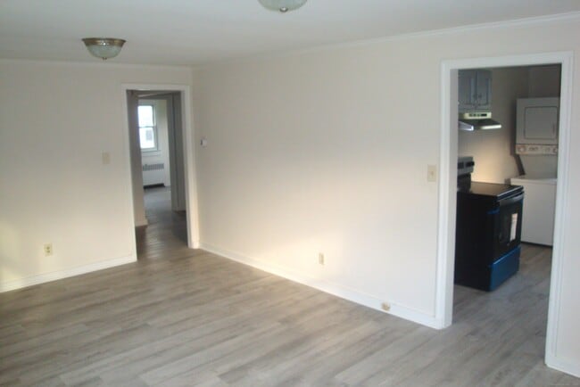 Building Photo - 139 Crescent Dr