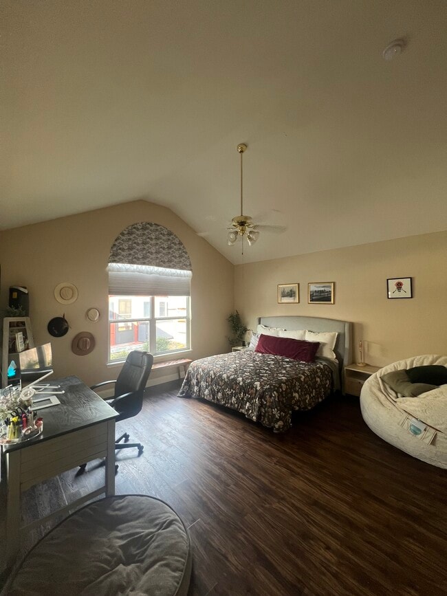 Building Photo - 1215 Terrace Ct