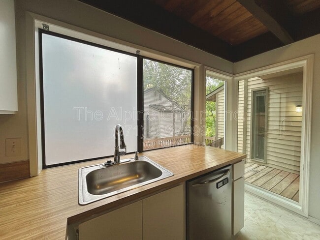 Building Photo - 4905 SW 152nd Ave