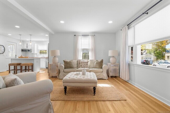 Building Photo - 27 Reef Ct