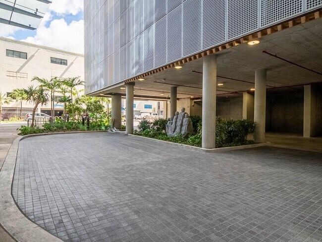 Building Photo - 1515 Liona St