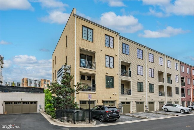 Building Photo - 1316 Main Line Blvd