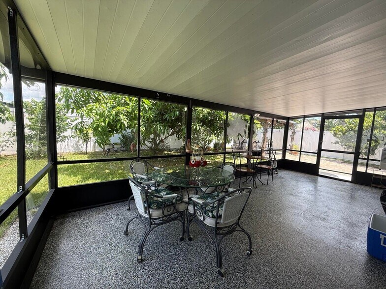 Building Photo - 7743 Elwood Dr