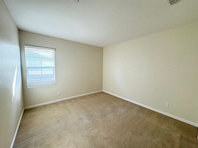 Building Photo - Perfect Shape Single Family Home in Dublin Hills