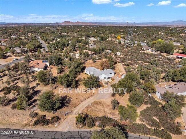 Building Photo - 2490 W Glenshandra Dr