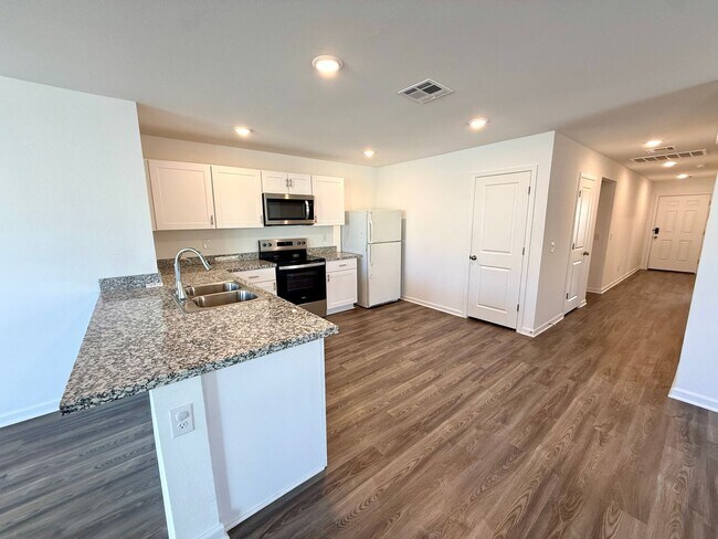 Building Photo - Modern 3BD/2BA Home Built in 2024 with Open Floor Plan, Granite Kitchen & 2-Car Garage in Twin Pa...