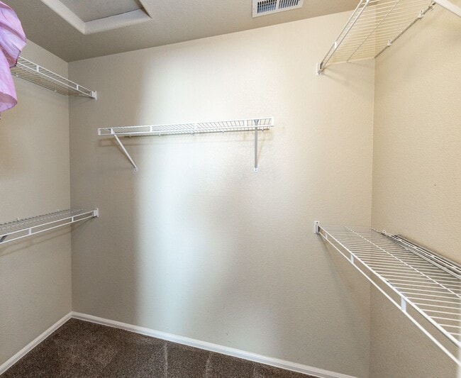 Building Photo - Cute End Unit 3 Bedroom Townhome in Lorson Ranch Next to Open Space