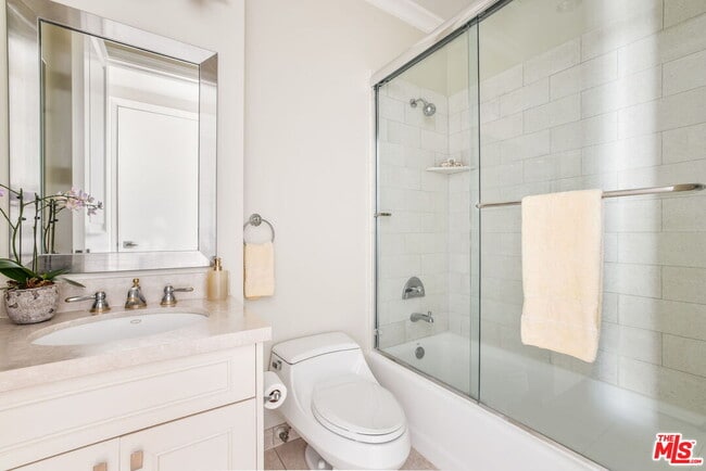 Building Photo - 10727 Wilshire Blvd