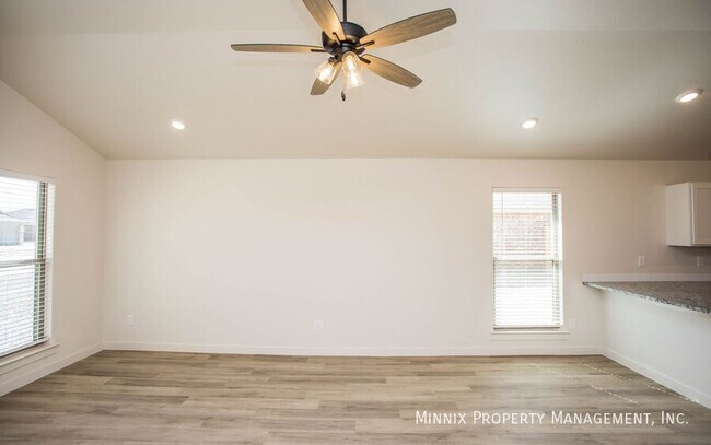 Building Photo - 2140 Langford Ave