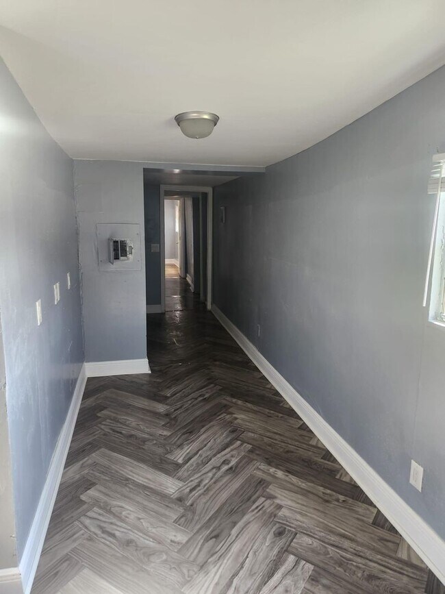 Building Photo - 1707 Reynolds Rd