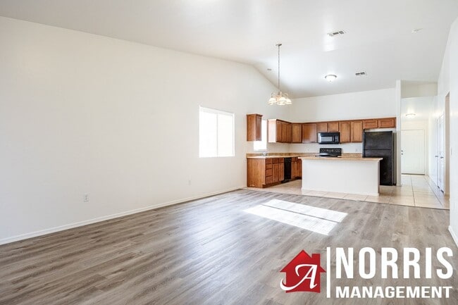 Building Photo - Great Home in a Great Location