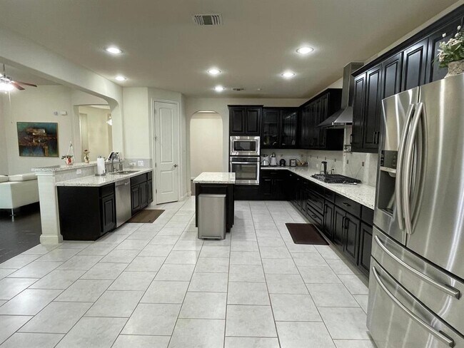Building Photo - 3014 Paseo de Charros