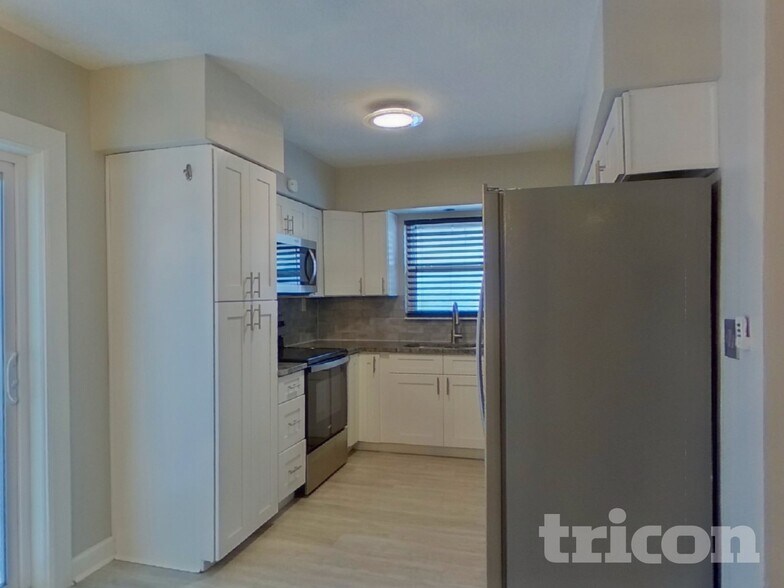 Building Photo - 2317 13th Ave SW