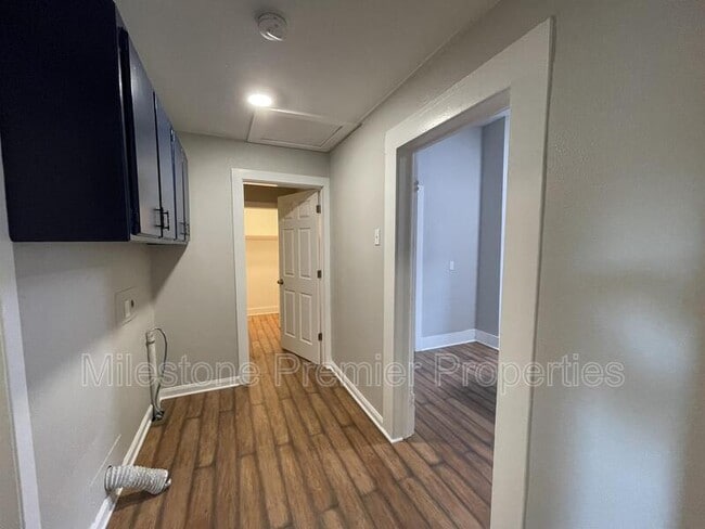 Building Photo - 721 W Monterey St