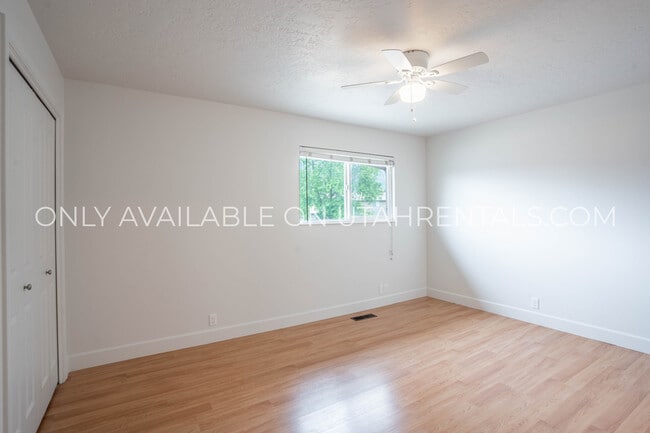 Building Photo - 338 Cedarwood Dr
