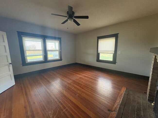 Building Photo - 3209 Glasgow Rd