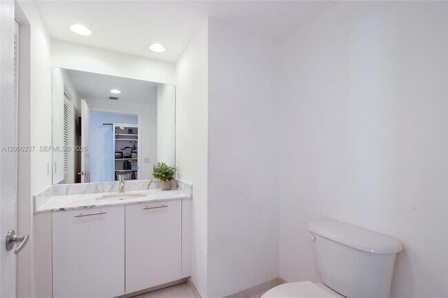 Building Photo - 951 Brickell Ave