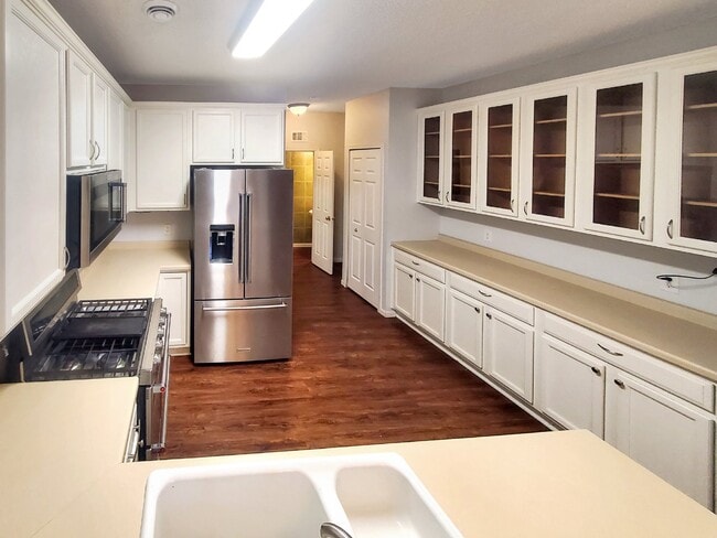 Building Photo - 3BR 2BA End unit Townhome in Stillwater