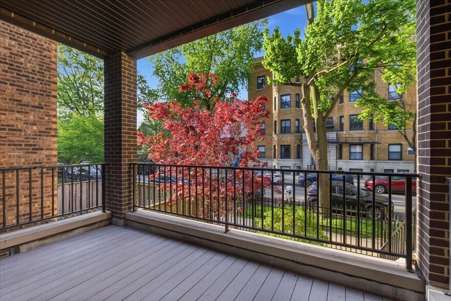 Building Photo - 850 W Lill Ave