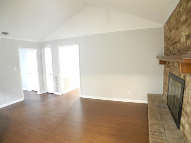 Building Photo - 26 Beaver Run Dr