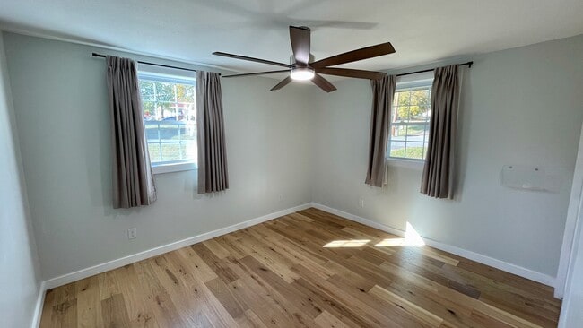 Building Photo - 820 Goldfinch Ave